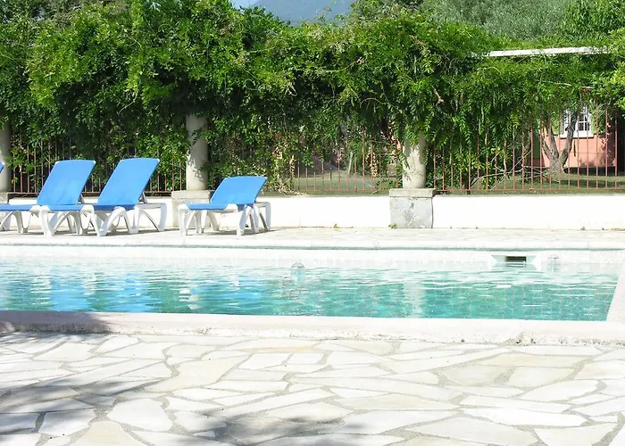 D'hotes Le Clos Des Oliviers לינה וארוחת בוקר 3*