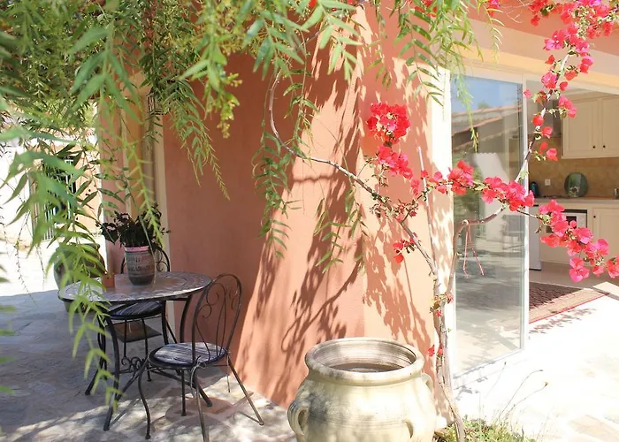 לינה וארוחת בוקר D'hotes Le Clos Des Oliviers 3*