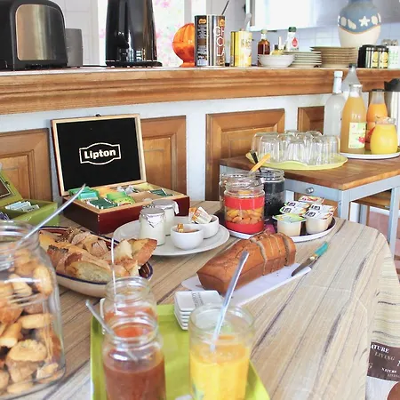D'hotes Le Clos Des Oliviers Bed and Breakfast 4*