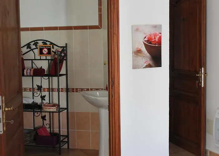 D'hotes Le Clos Des Oliviers Bed and Breakfast