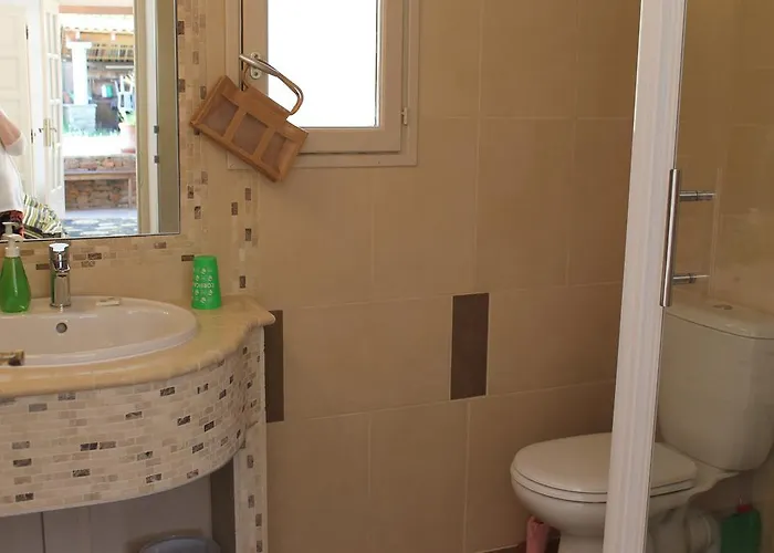 D'hotes Le Clos Des Oliviers Bed and Breakfast