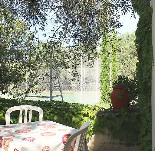 D'hotes Le Clos Des Oliviers Bed and Breakfast